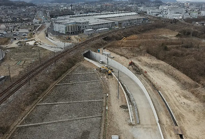 県道園井里庄線公共道路工事（擁壁）